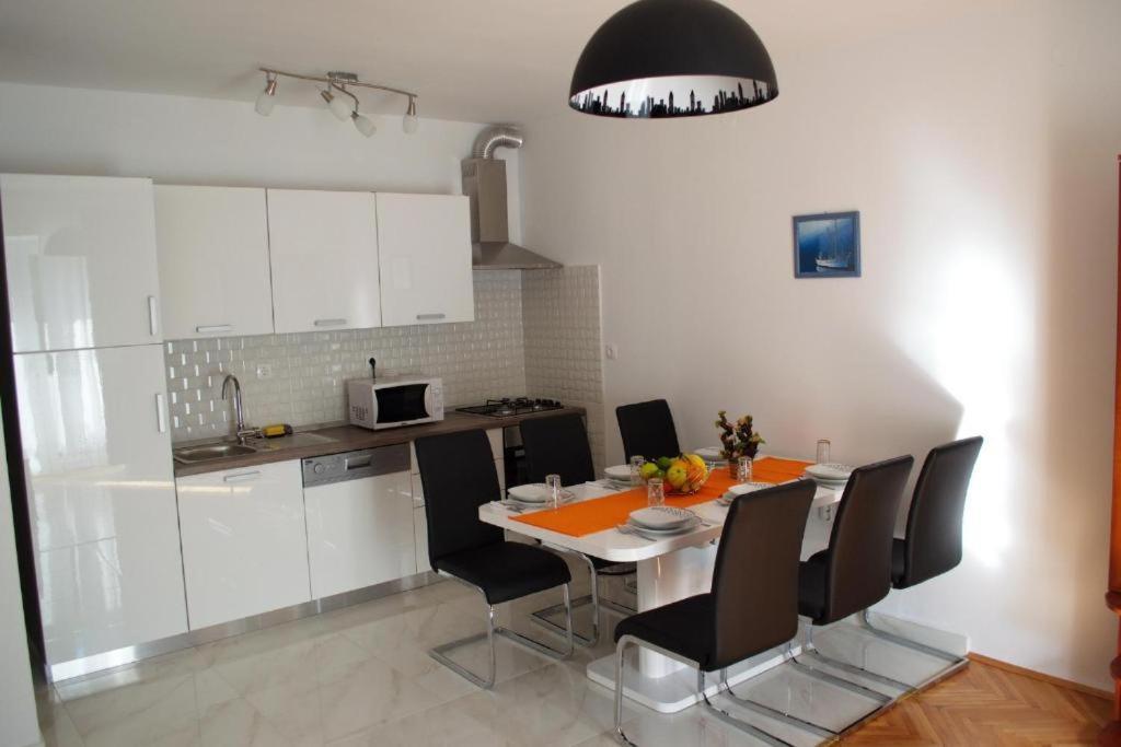 Appartement Yakov Free Public Parking And Balcony